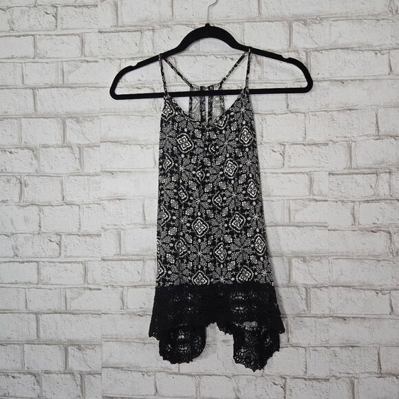 Mossimo Supply Co. Tops - Mossimo Supply Co printed tank